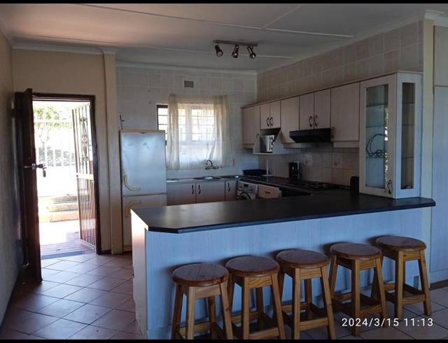 2 BEDROOM PROPERTY TO RENT IN MANABA BEACH